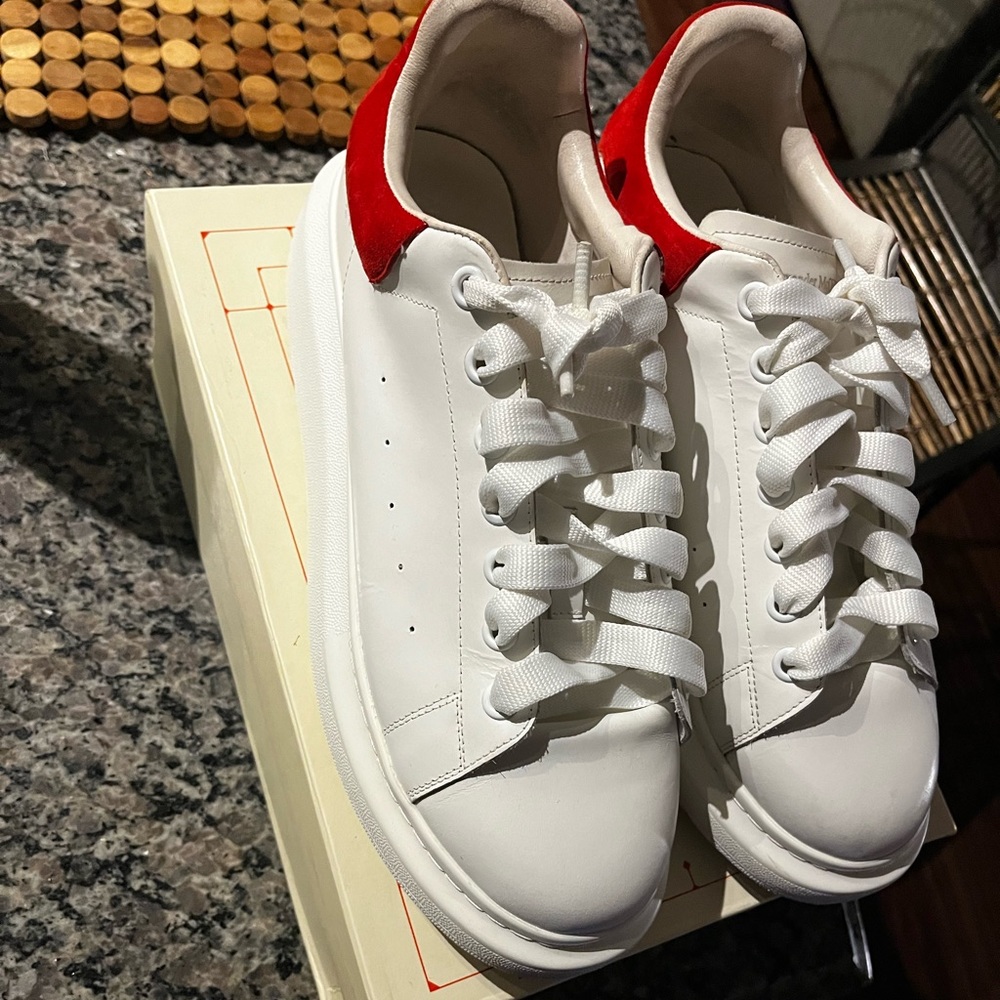 Alexander McQueens (red/white)